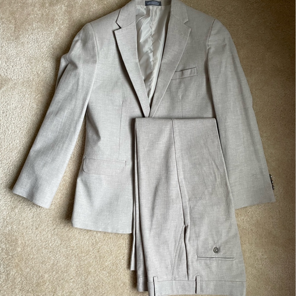 2 piece Van Huesen suit